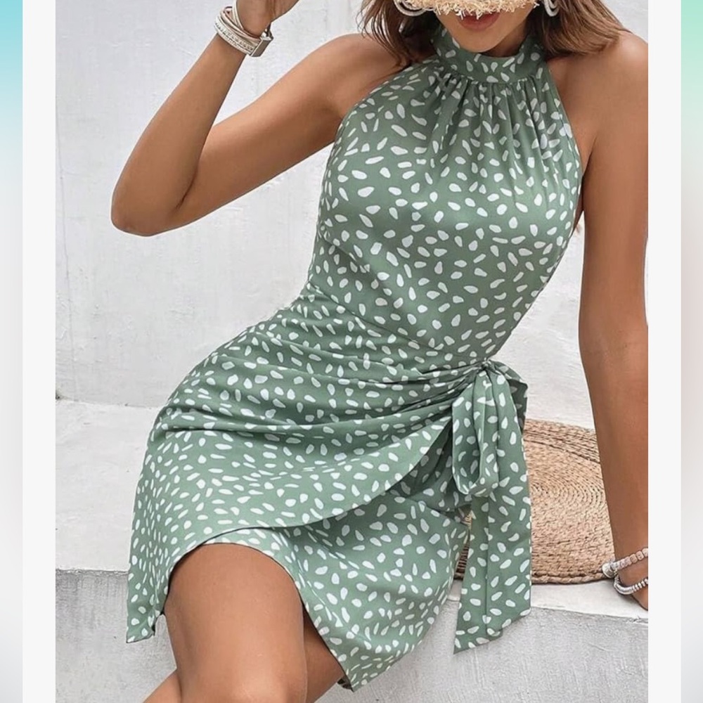 Green Dress with White Accents - Picture 2 of 4
